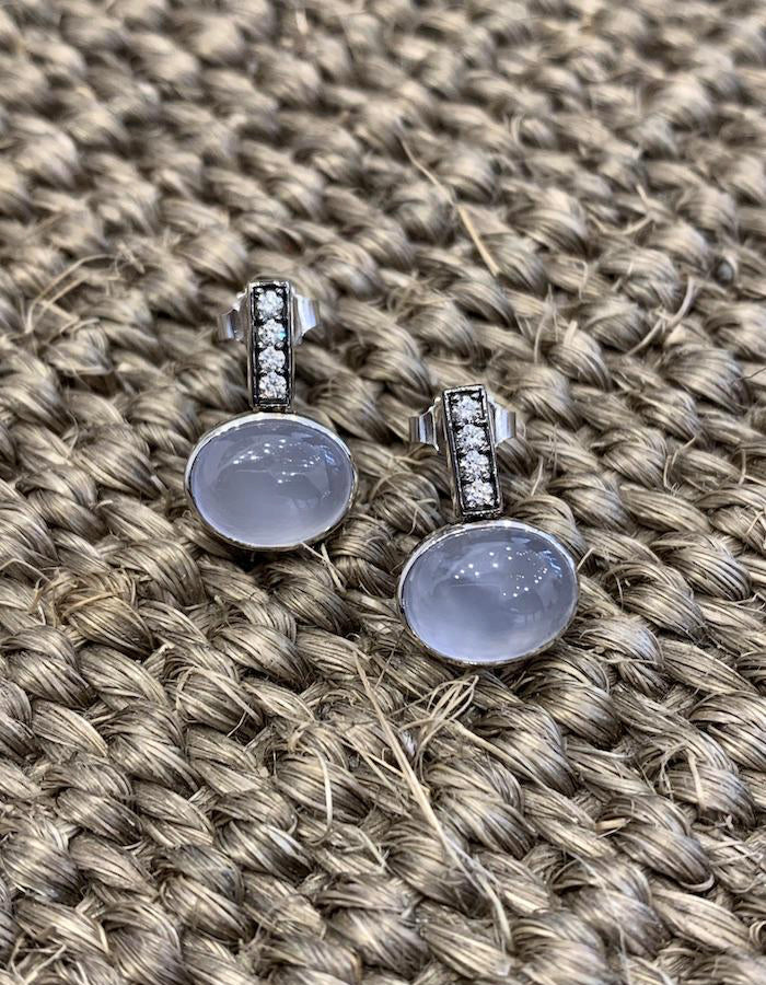Khatya Earrings with oval cabochon Chalcedony and diamonds